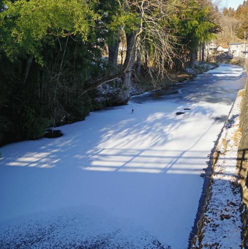 凍った川.jpg